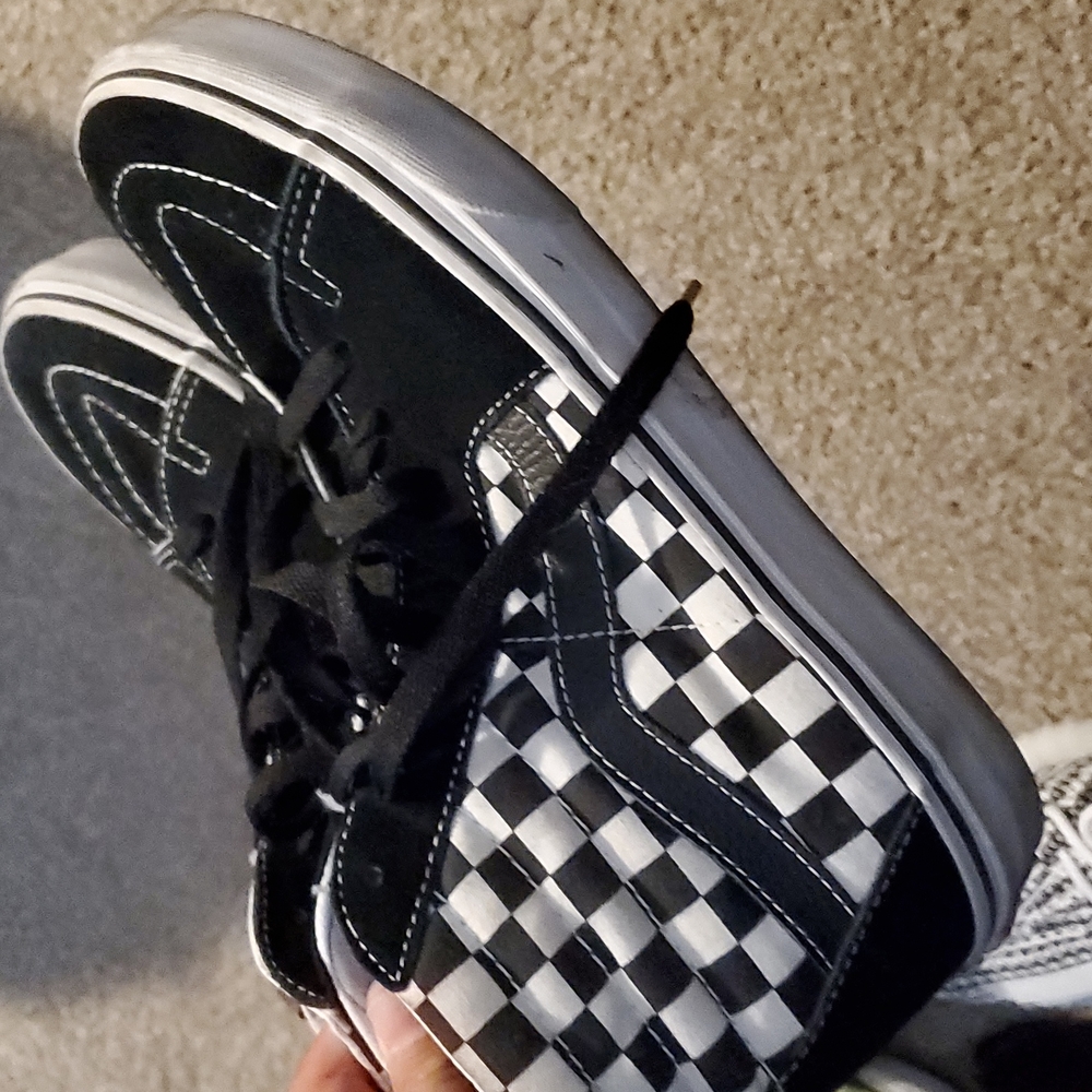 Men's Shoes - Picture 2 of 4